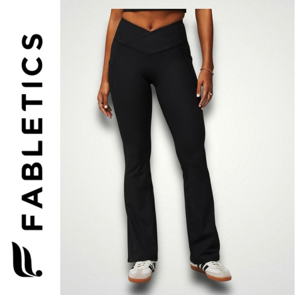Fabletics NEW Oasis Rib HW Crossover Kick Flare Black Medium